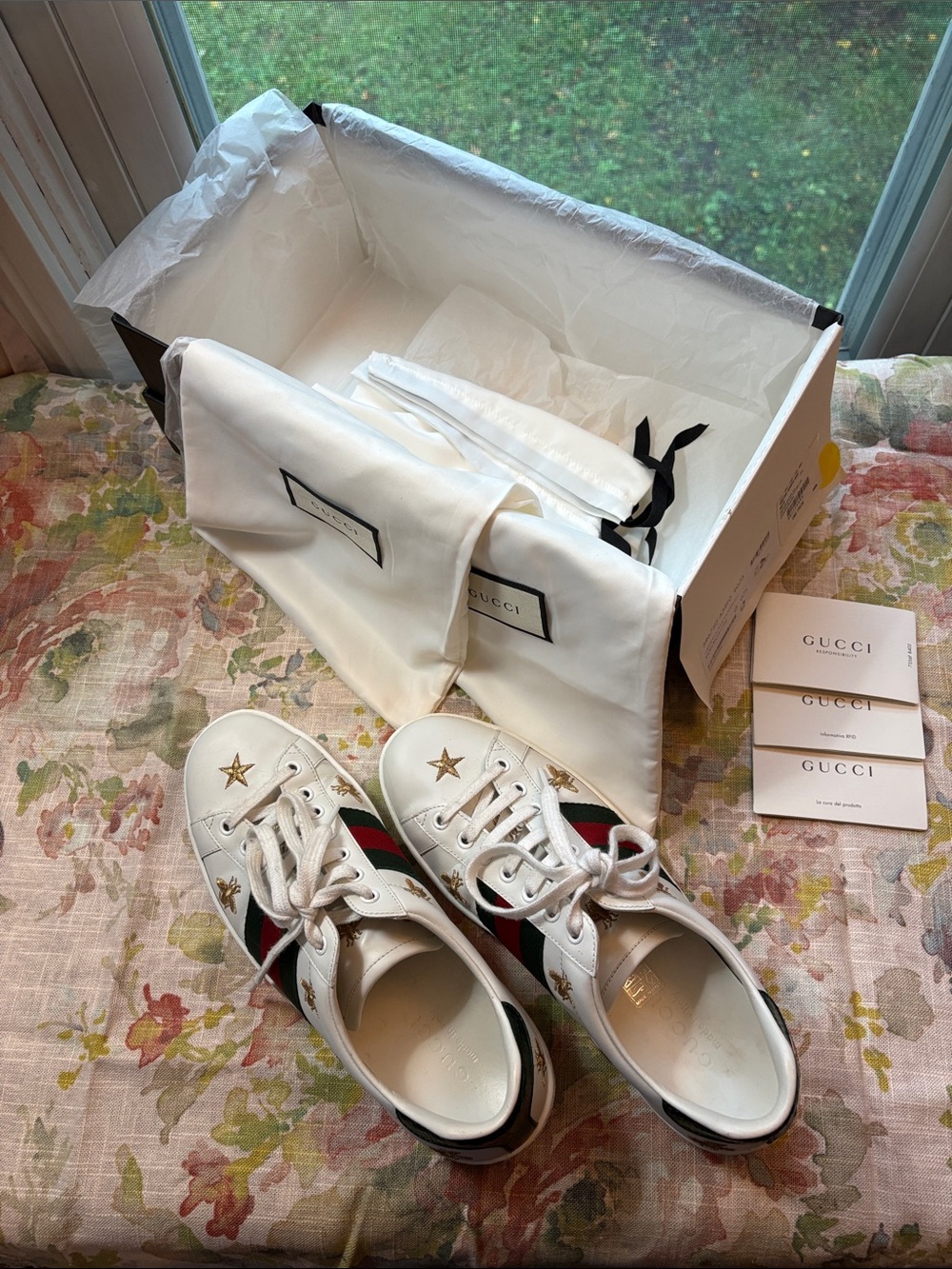 Authentic Gucci Men’s White Leather Sneakers with Green & Red Web and Gold Stars